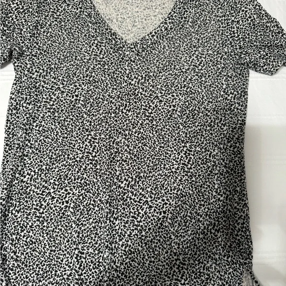 Athleta Breezy Scoop V Tee XXS NWOT - Picture 3 of 4